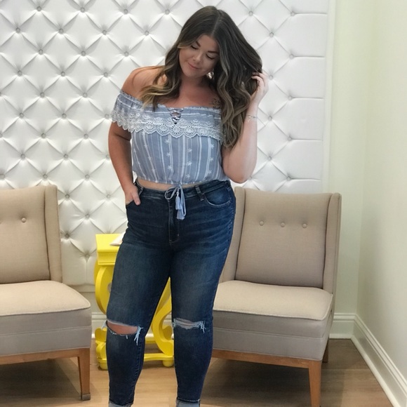 Meet your Posher, Kara - Picture 2 of 5